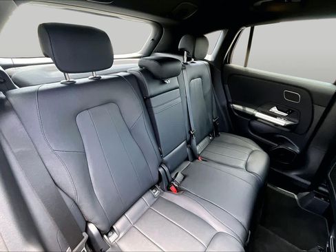Used 2025 Mercedes-Benz GLA 250 image 37