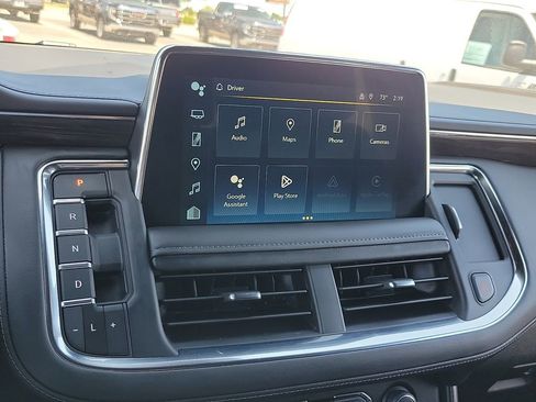 Used 2024 Chevrolet Tahoe Z71 w/ Luxury Package AWD/4WD image 16