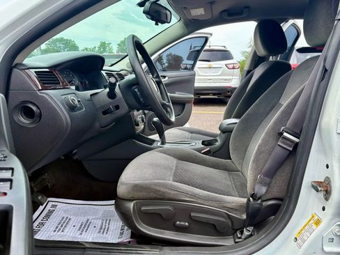 Used 2016 Chevrolet Impala LT image 15