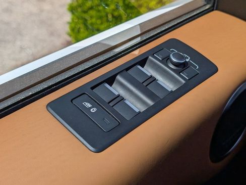 Used 2020 Land Rover Discovery HSE Luxury AWD/4WD image 28