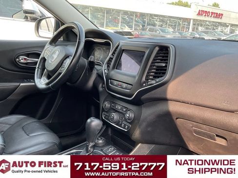 Used 2021 Jeep Cherokee Latitude Lux w/ Sun & Sound Group AWD/4WD image 16
