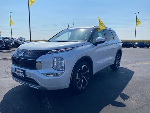 Used 2023 Mitsubishi Outlander SEL image 14