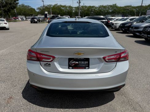 Used 2022 Chevrolet Malibu LT FWD image 9