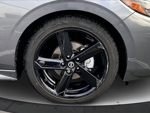 Used 2023 Nissan Sentra SR w/ Midnight Edition Package image 32