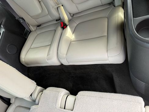 Used 2013 Ford Explorer XLT image 42