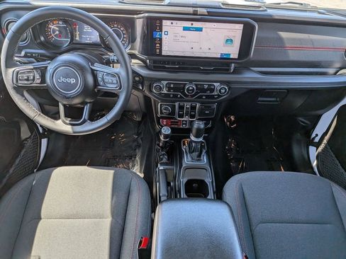 Used 2025 Jeep Wrangler Unlimited Rubicon image 20