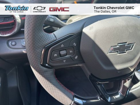 New 2025 Chevrolet Trax RS image 15