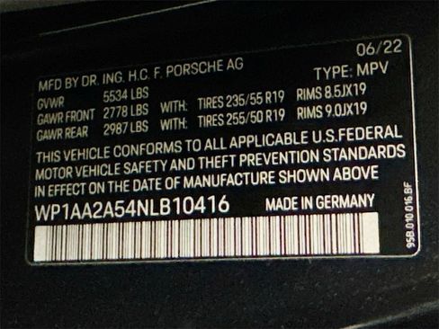 Used 2022 Porsche Macan image 39