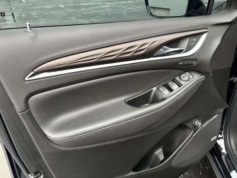 Used 2024 Buick Enclave Avenir w/ Avenir Technology Package image 14