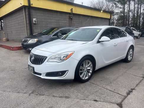 Used 2015 Buick Regal Premium w/ Experience Buick Package image 2