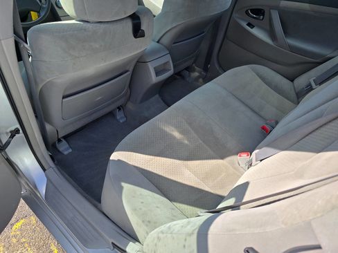 Used 2009 Toyota Camry Base 4dr Sedan 5M image 20