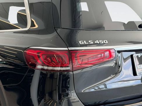 Used 2023 Mercedes-Benz GLS 450 4MATIC image 10