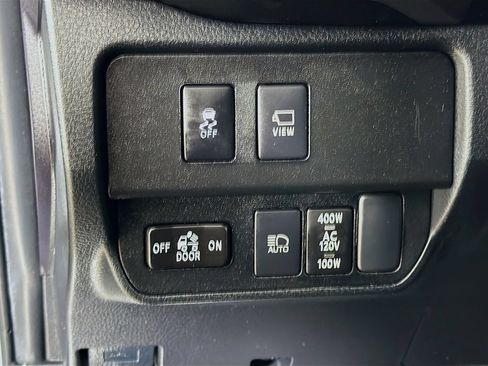 Used 2023 Toyota Tacoma TRD Off-Road w/ TRD Premium Off Road Package AWD/4WD image 11