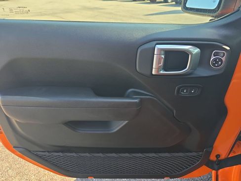 Used 2025 Jeep Wrangler Unlimited Sport AWD/4WD image 23