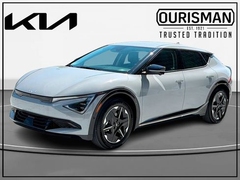 New 2026 Kia EV6 Wind RWD image 2
