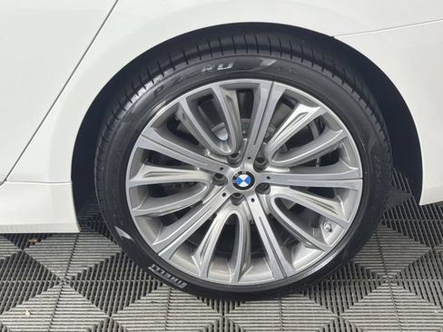 Used 2022 BMW 750i xDrive w/ Executive Package AWD/4WD image 29