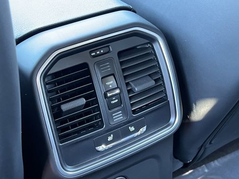 New 2026 Porsche Macan image 17