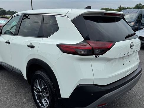 Used 2023 Nissan Rogue S AWD/4WD image 16