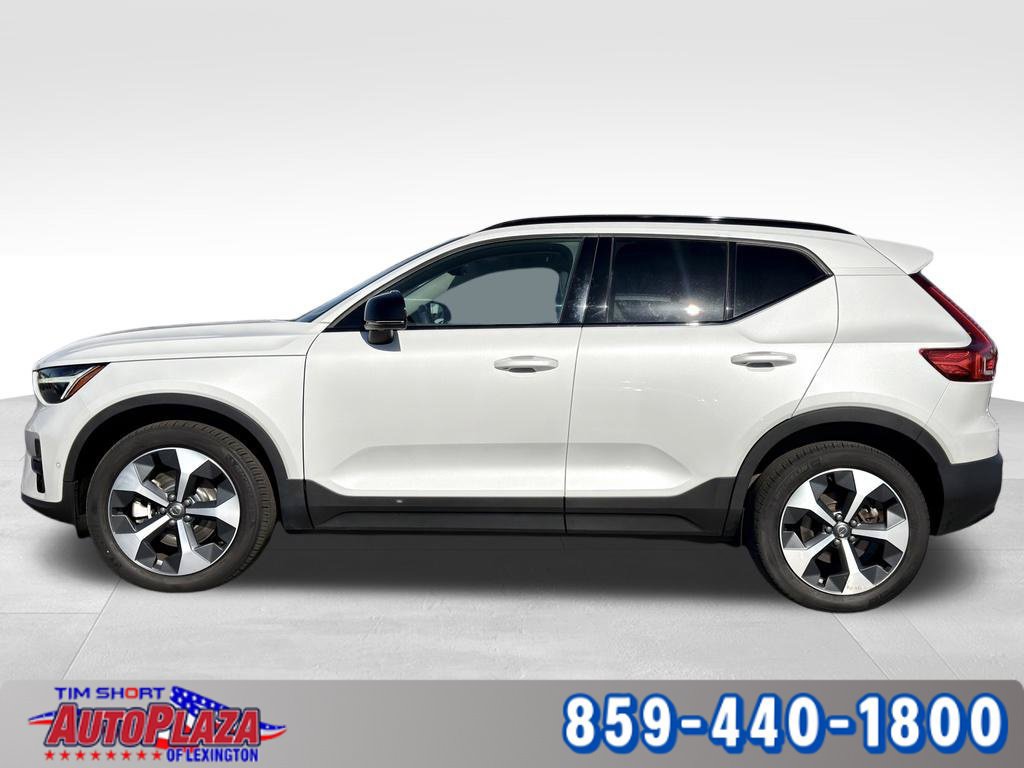 Used 2023 Volvo XC40 B4 Ultimate FWD image 12