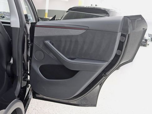 Used 2026 Tesla Model Y AWD image 35