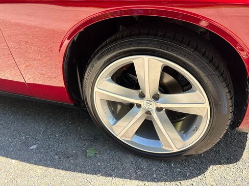 Used 2010 Dodge Challenger SE RWD image 29