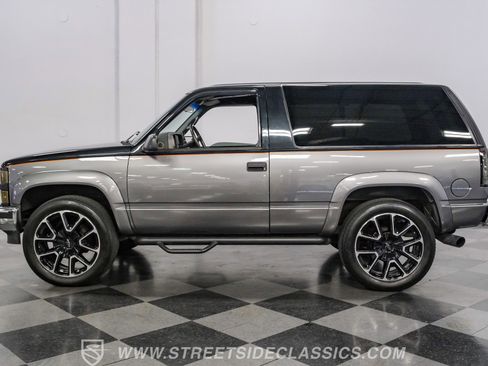 Used 1995 Chevrolet Tahoe 4WD 2-Door image 5