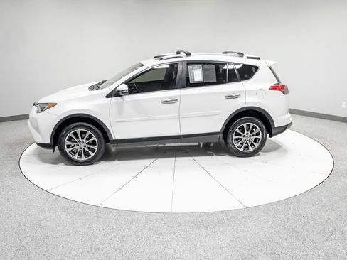 Used 2018 Toyota RAV4 Limited w/ Carpet Mat Package FWD image 34