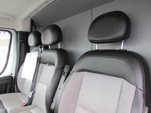 Used 2024 RAM ProMaster 2500 w/ Convenience Group FWD image 13