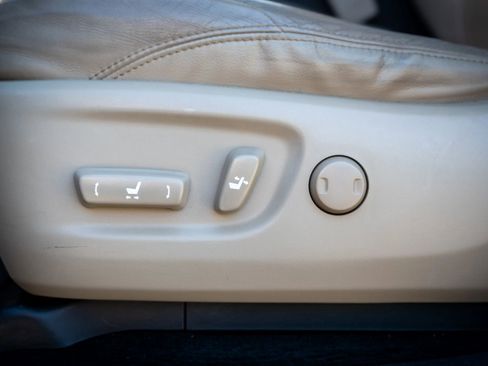 Used 2014 Toyota 4Runner Limited image 24