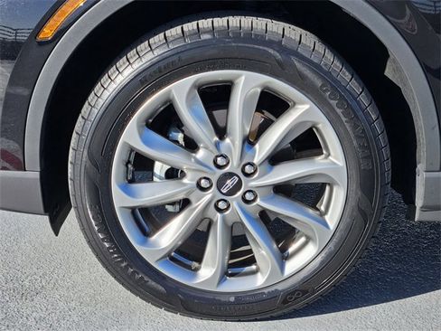 Certified 2022 Lincoln Corsair AWD w/ Premium Package image 10