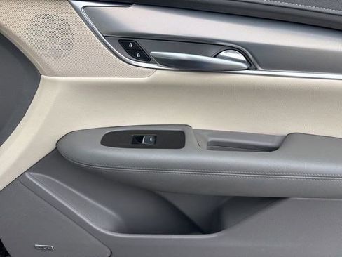 Used 2017 Cadillac XT5 Luxury w/ Driver Awareness Package image 42