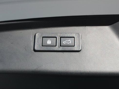 Certified 2025 Subaru Outback Premium image 12