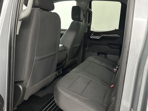 Used 2023 GMC Sierra 1500 SLE image 27