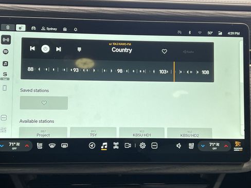 Used 2023 Rivian R1S Adventure image 16