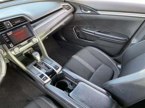 Used 2019 Honda Civic Sport image 17