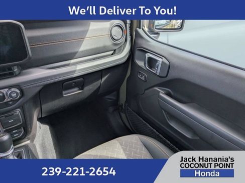 Used 2026 Jeep Gladiator Mojave AWD/4WD image 16