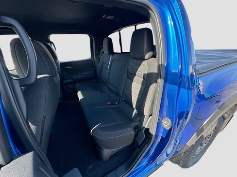 Used 2025 Nissan Frontier PRO-4X AWD/4WD image 22