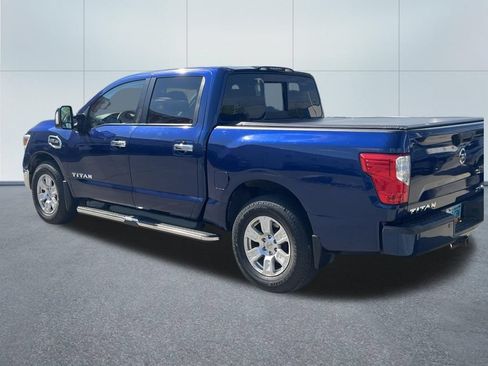 Used 2017 Nissan Titan SV AWD/4WD image 3