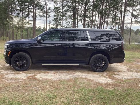 New 2025 Chevrolet Suburban Premier RWD image 1