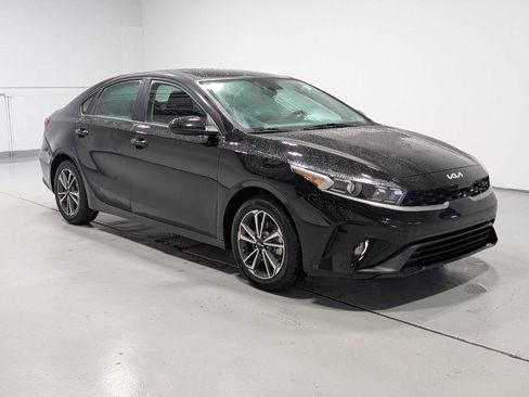 Certified 2023 Kia Forte LXS image 6