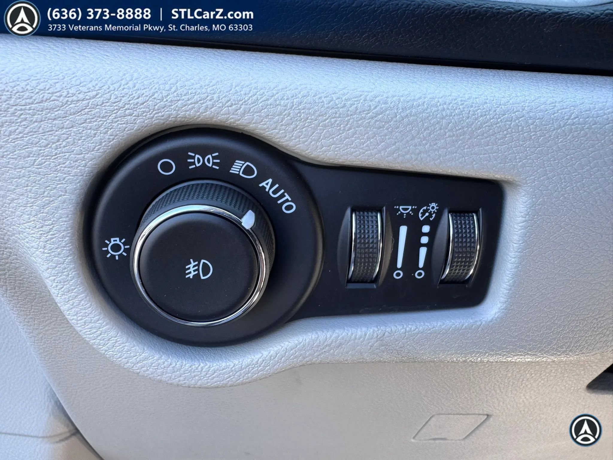 Used 2020 Chrysler Pacifica Touring-L Plus FWD image 22