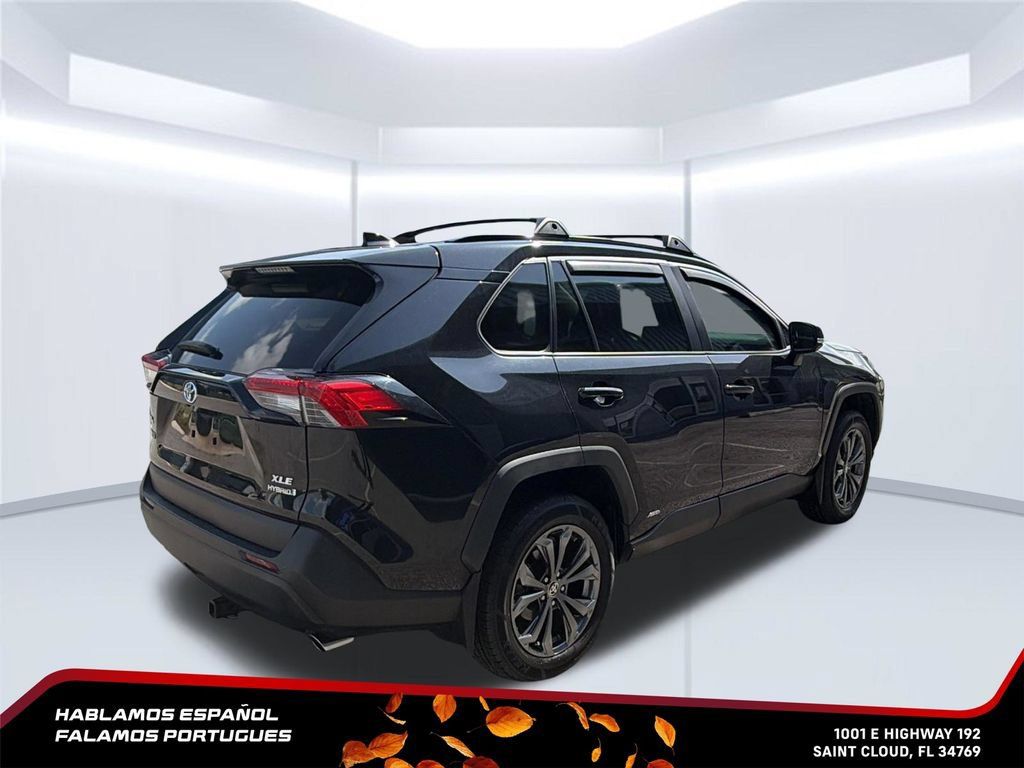 Used 2022 Toyota RAV4 XLE Premium AWD/4WD image 6