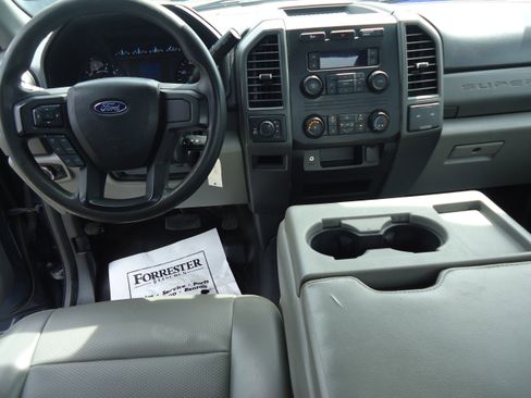 Used 2018 Ford F250 XL w/ Power Equipment Group AWD/4WD image 12