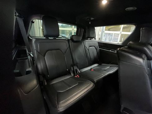 Used 2021 Ford Expedition Max Limited RWD image 24
