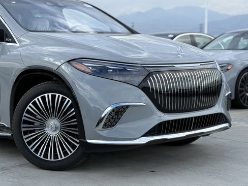 New 2025 Mercedes-Benz Maybach EQS 680 4MATIC image 3