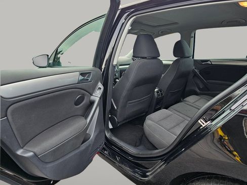 Used 2014 Volkswagen Golf 4-Door image 22