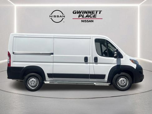 Used 2025 RAM ProMaster 2500 w/ U-Haul Equipment Group FWD image 25