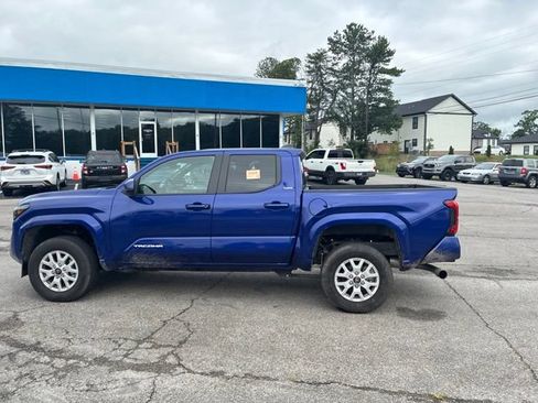Used 2025 Toyota Tacoma SR5 RWD image 63