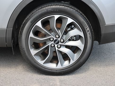 Used 2023 Lincoln Nautilus Reserve AWD/4WD image 30
