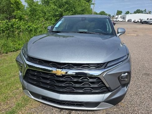 Used 2025 Chevrolet Blazer LT FWD image 9